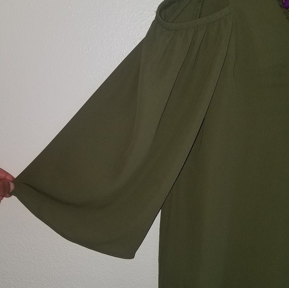 Cold shoulder top - Picture 4 of 4